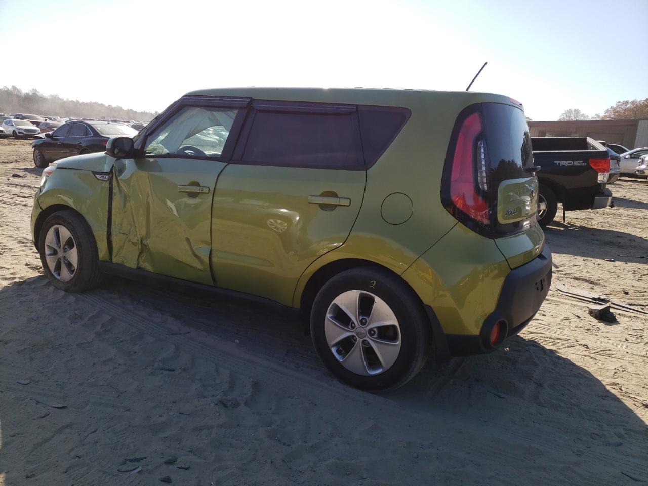 Изображение 2 2016 KIA SOUL  2016 с VIN KNDJN2A27G7823057