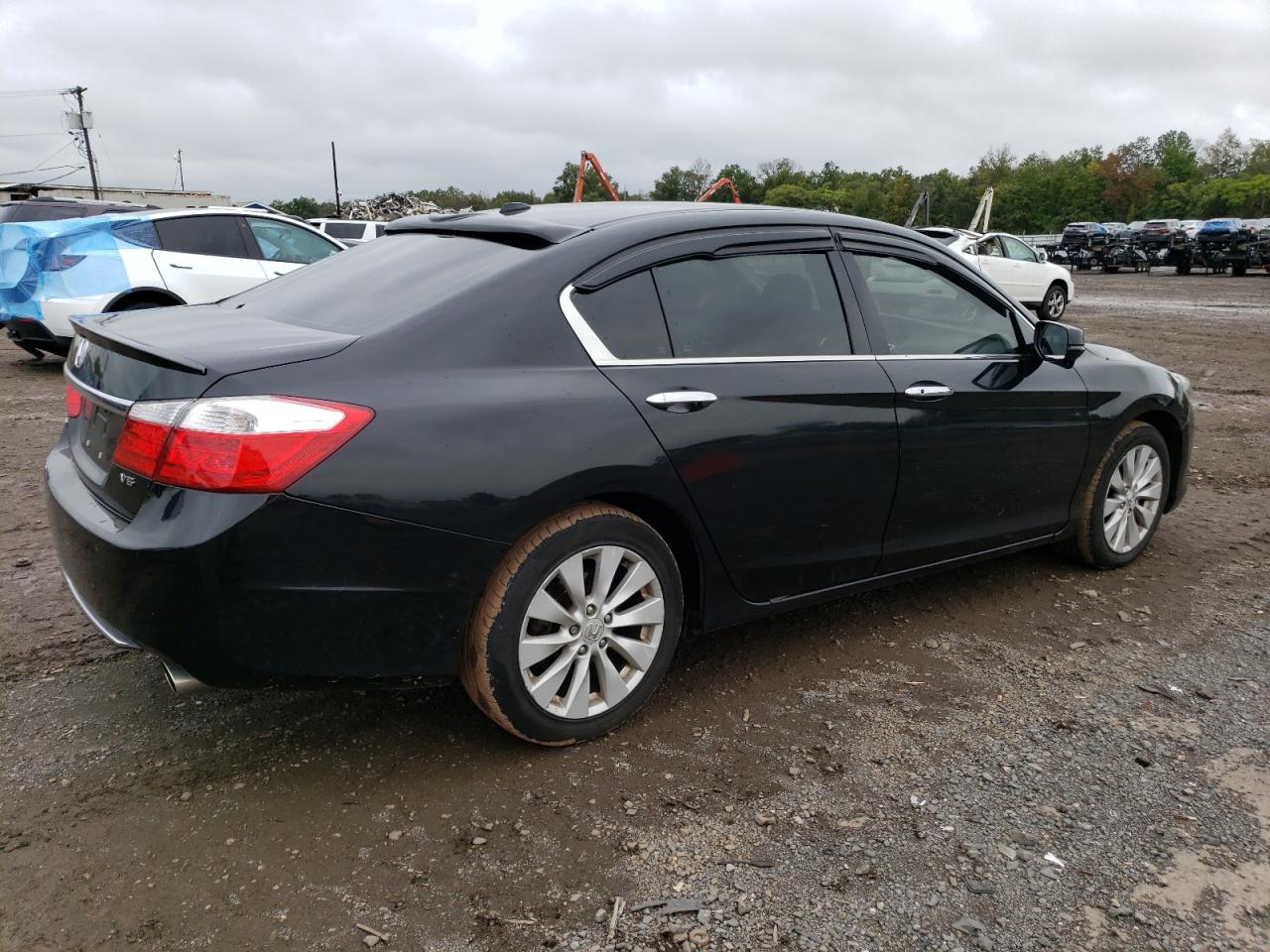 Image 3 of Honda Accord Exl 2015 with VIN 1HGCR3F87FA001197