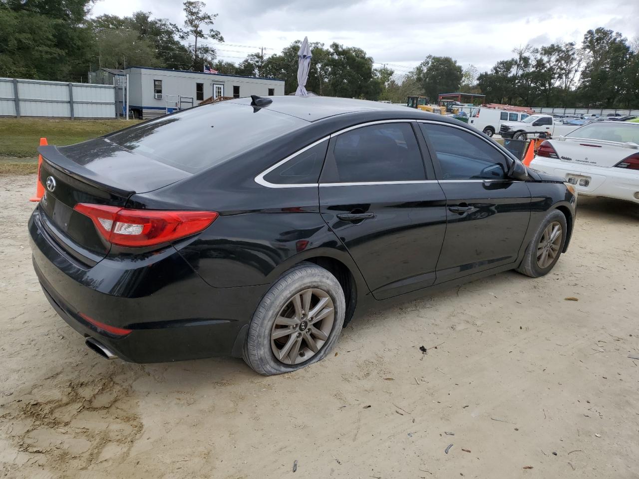 Obraz 3 z 2015 HYUNDAI SONATA SE 2015 z VIN 5NPE24AF4FH223809