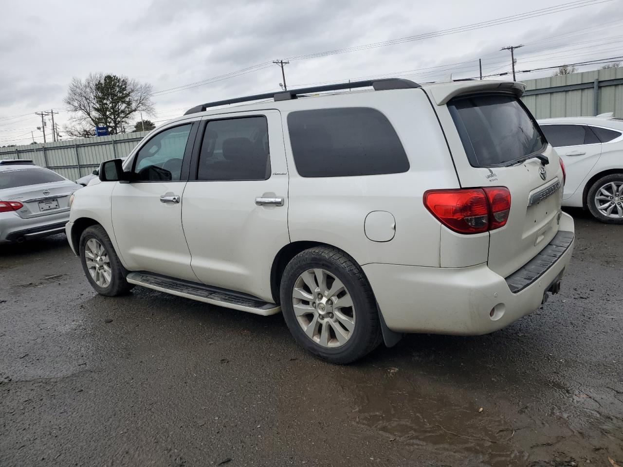 Image 2 of 2011 TOYOTA SEQUOIA PLATINUM 2011 with VIN 5TDDW5G13BS043078