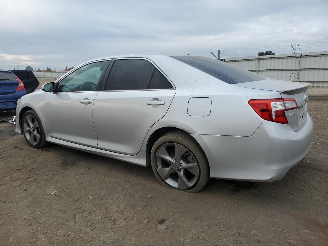 Image 2 of 2012 TOYOTA CAMRY SE 2012 with VIN 4T1BK1FKXCU005944
