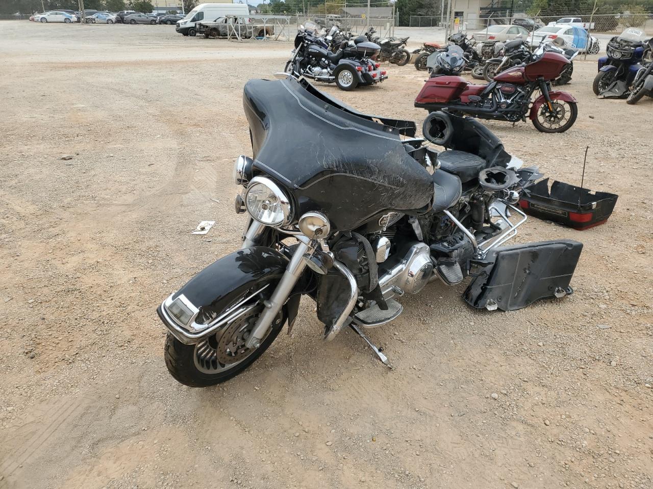 Изображение 2 2011 HARLEY-DAVIDSON FLHTCU  2011 с VIN 1HD1FC419BB673737