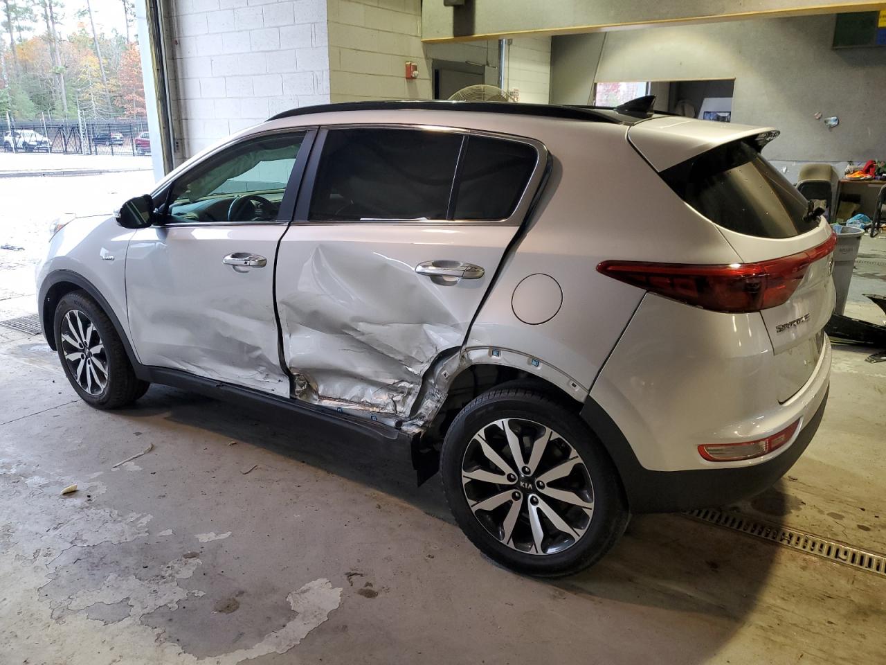 Obraz 2 z 2018 KIA SPORTAGE EX 2018 z VIN KNDPNCAC2J7398329