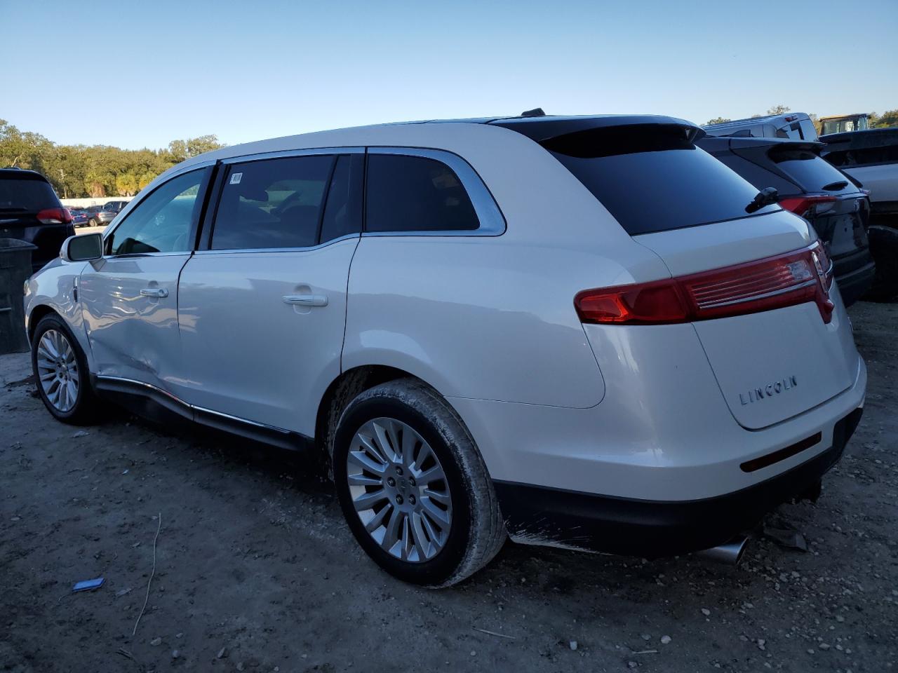 Image 2 of 2011 LINCOLN MKT  2011 with VIN 2LMHJ5FR2BBJ54584