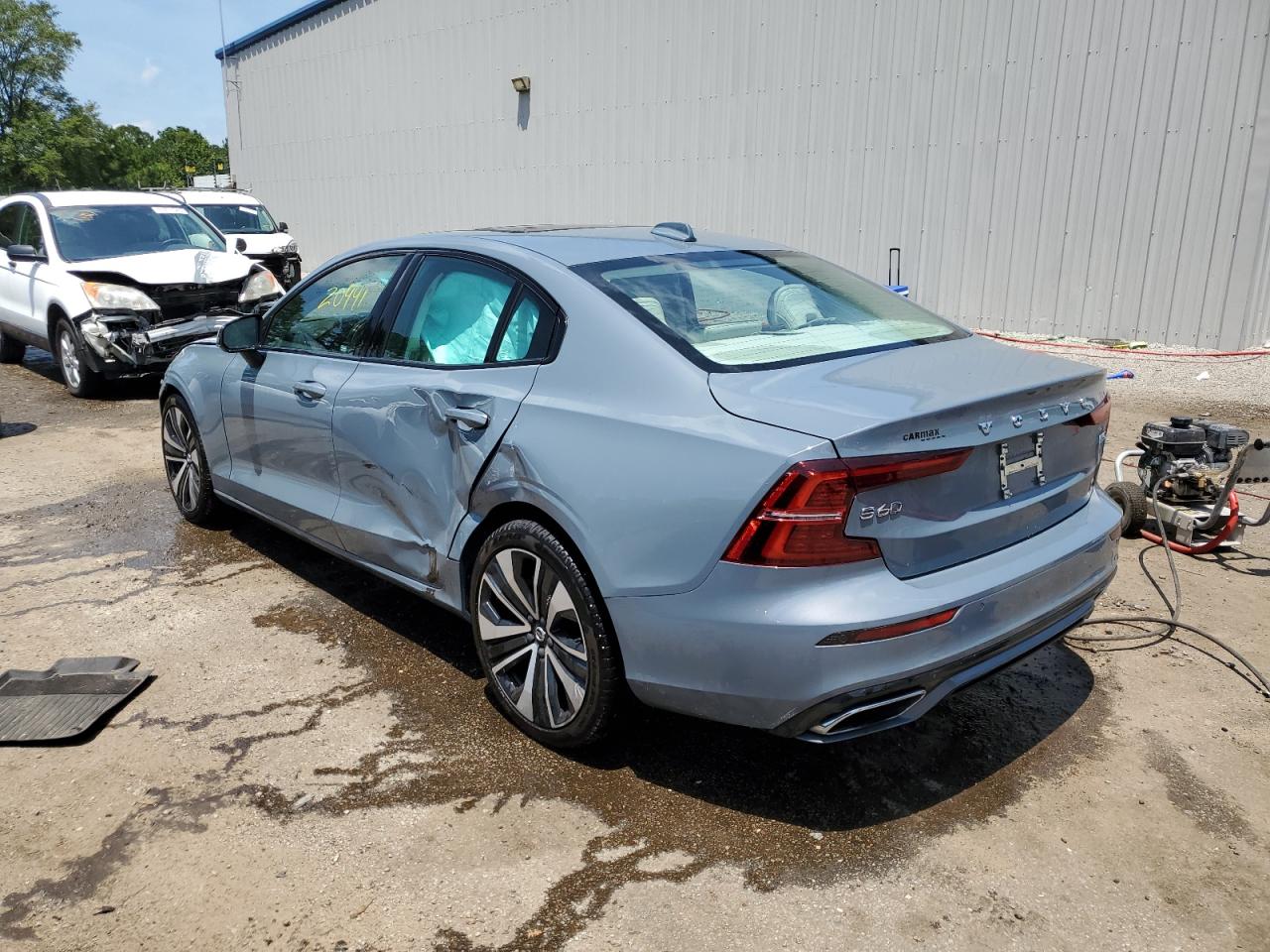Obraz 2 z 2022 VOLVO S60 B5 MOMENTUM 2022 z VIN 7JRL12FZ7NG160470