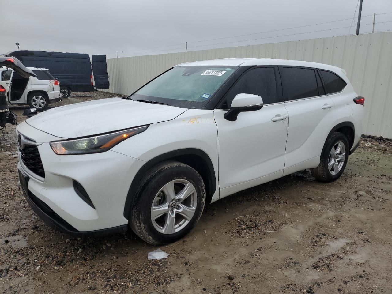 Obraz 1 z 2022 TOYOTA HIGHLANDER L 2022 z VIN 5TDCZRAH2NS127512