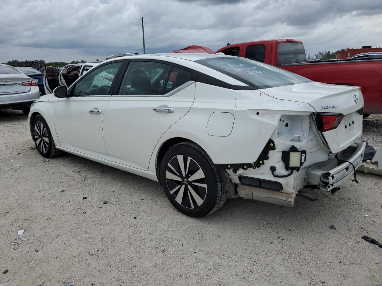 Изображение 2 2022 NISSAN ALTIMA SV 2022 с VIN 1N4BL4DV0NN373648
