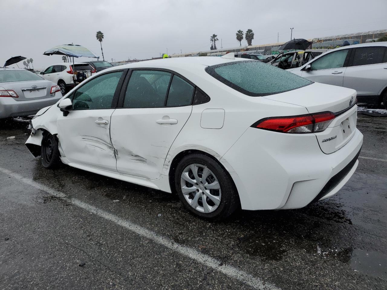 Obraz 2 z 2020 TOYOTA COROLLA LE 2020 z VIN 5YFEPRAE6LP110867