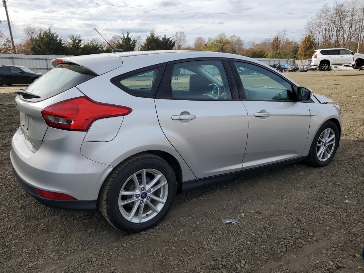 Obraz 3 z 2018 FORD FOCUS SE 2018 z VIN 1FADP3K24JL315287