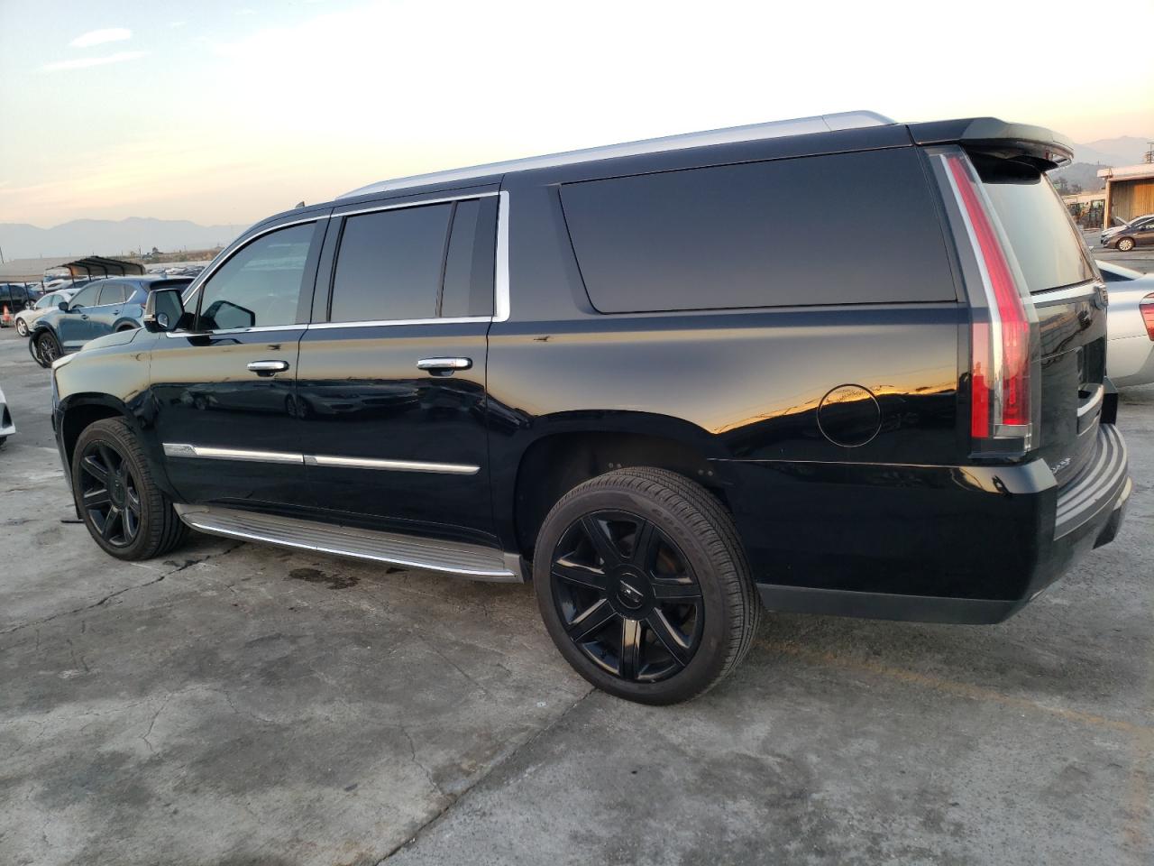 Obraz 2 z 2015 CADILLAC ESCALADE ESV 2015 z VIN 1GYS3RKJ6FR564616