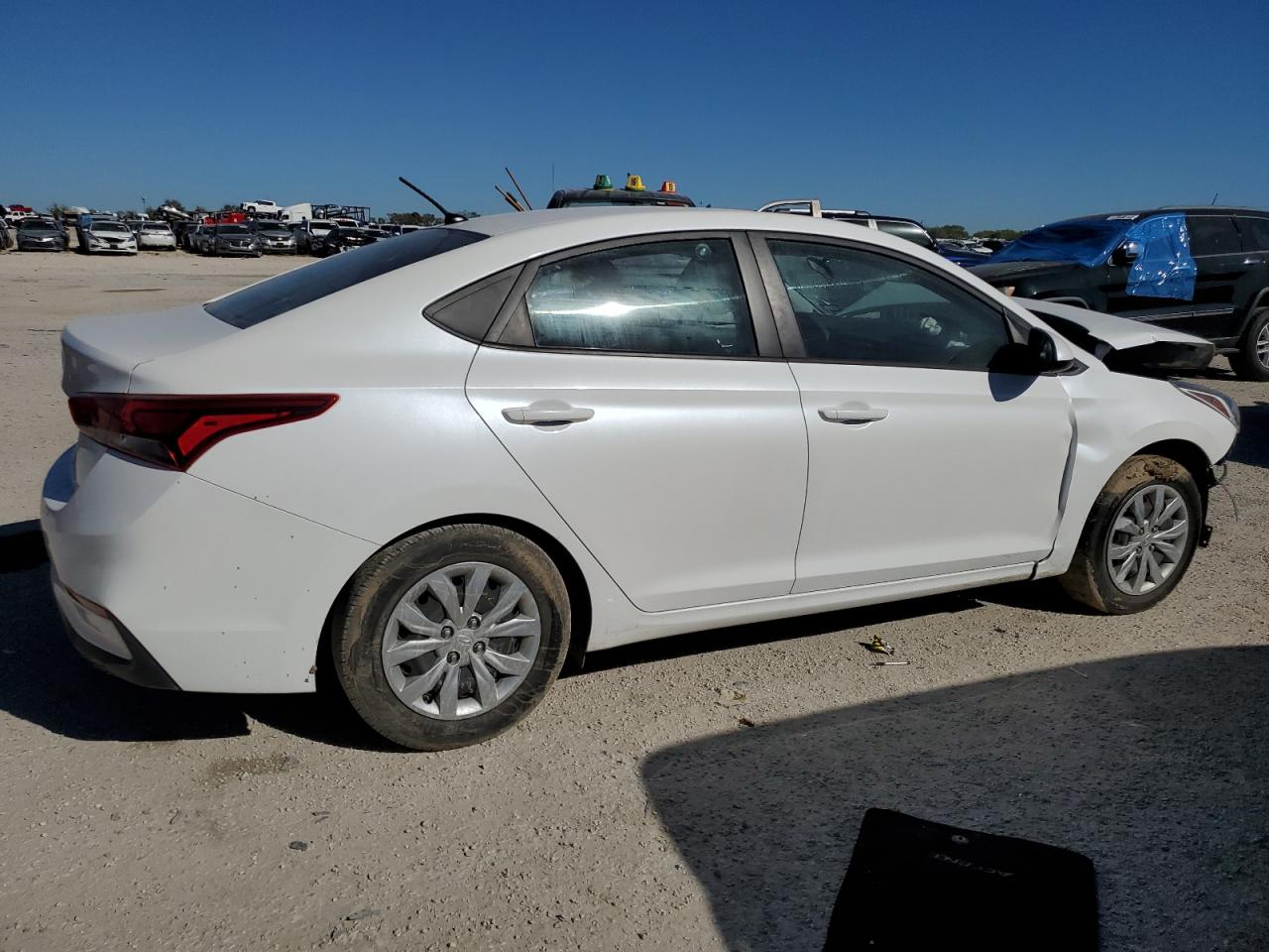 Image 3 of 2019 HYUNDAI ACCENT SE 2019 with VIN 3KPC24A34KE068061