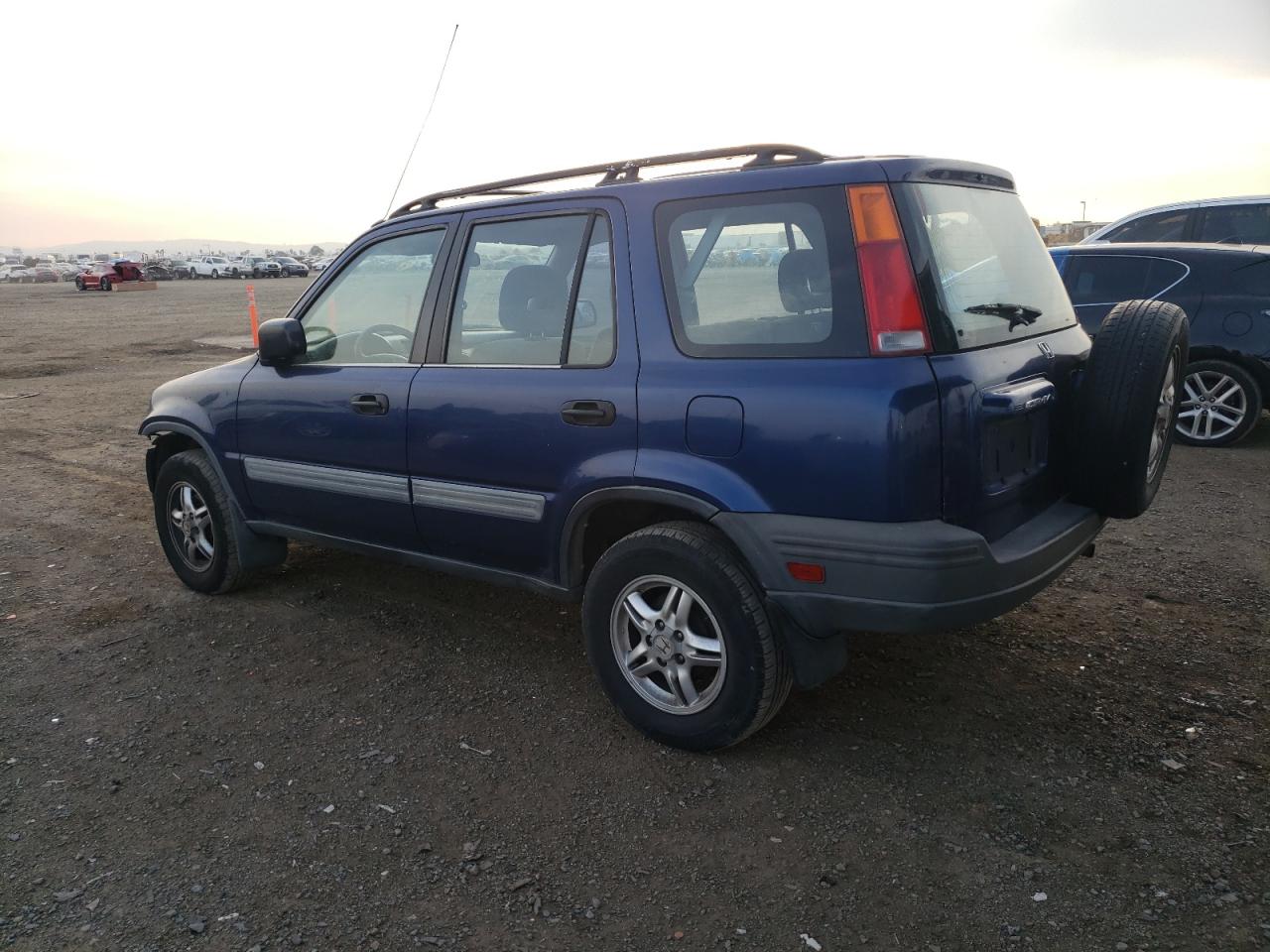 Image 2 of 1997 HONDA CR-V LX 1997 with VIN JHLRD1851VC039206