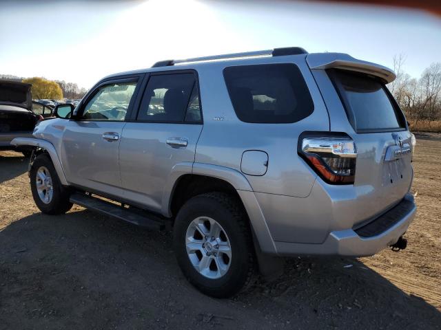 Изображение 2 2022 TOYOTA 4RUNNER SR5/SR5 PREMIUM 2022 с VIN JTENU5JR2N6019038