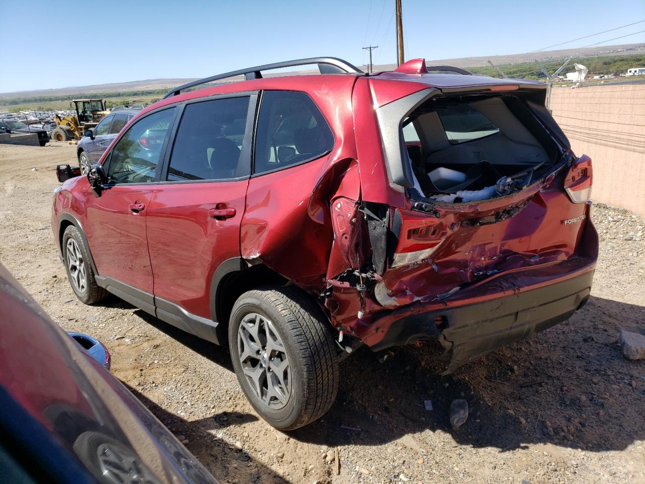 Image 2 of 2021 SUBARU FORESTER PREMIUM 2021 with VIN JF2SKAJC1MH486280