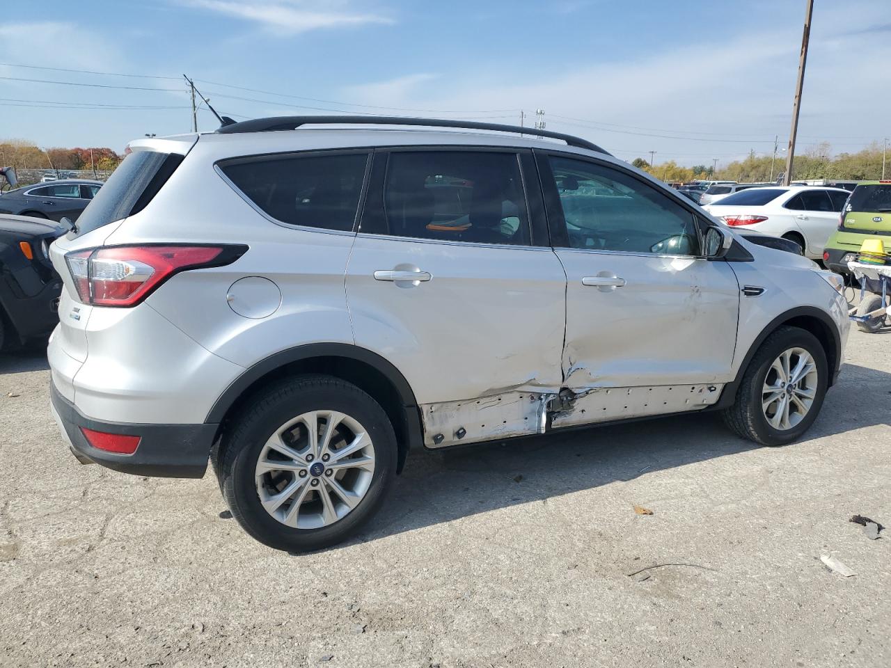 Изображение 3 2018 FORD ESCAPE SE 2018 с VIN 1FMCU9GD4JUB82788