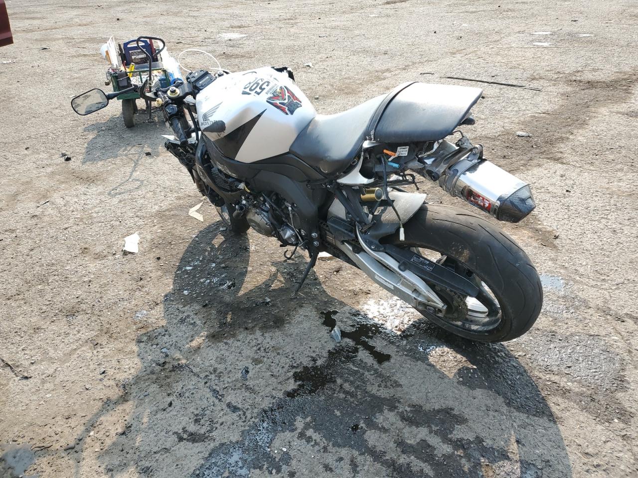 Image 3 of 2004 HONDA CBR1000 RR 2004 with VIN JH2SC57024M002695
