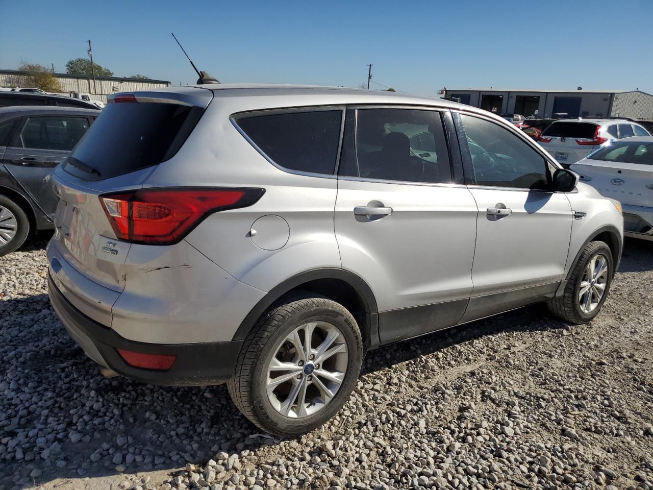 Obraz 3 z 2019 FORD ESCAPE SE 2019 z VIN 1FMCU9GD7KUA18274