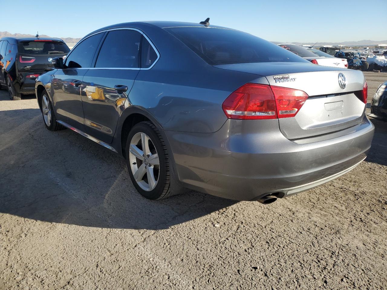 Image 2 of 2013 VOLKSWAGEN PASSAT SE 2013 with VIN 1VWBH7A39DC061710