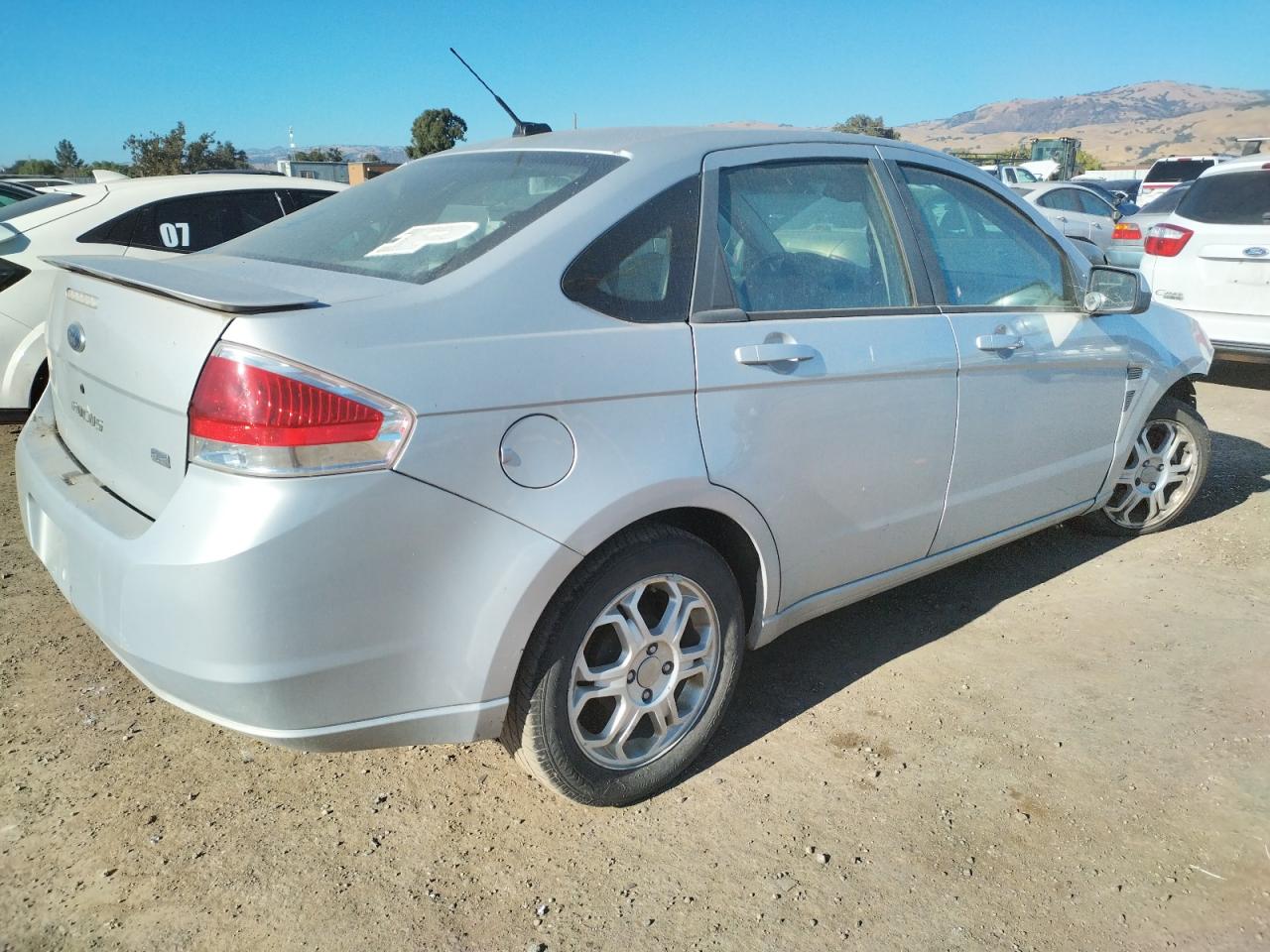 Image 3 of 2008 FORD FOCUS SE 2008 with VIN 1FAHP35N88W132359