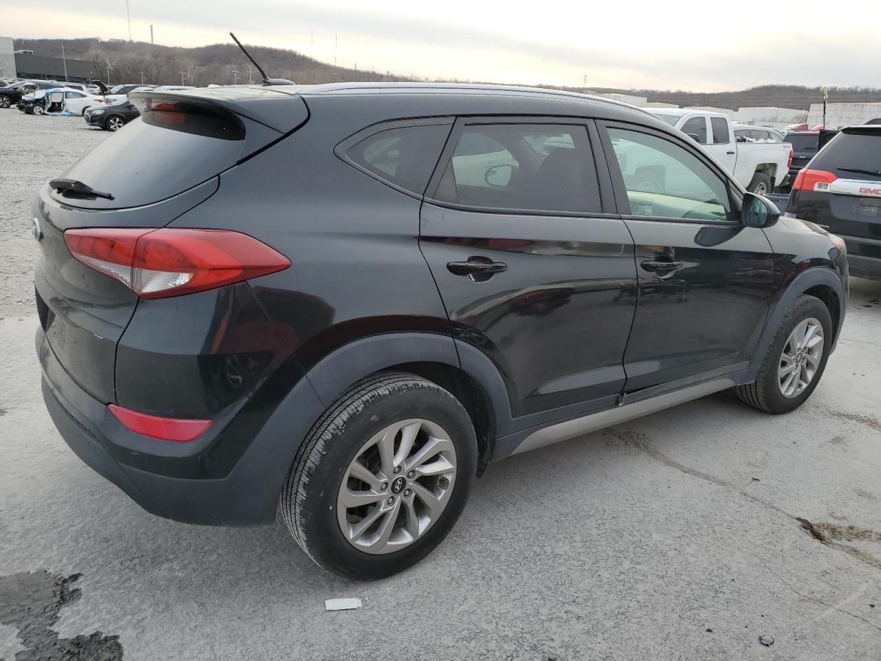 Изображение 3 2017 HYUNDAI TUCSON LIMITED 2017 с VIN KM8J33A40HU273292