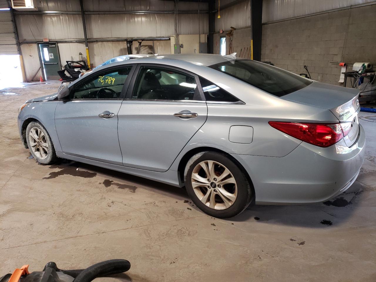 Obraz 2 z 2011 HYUNDAI SONATA SE 2011 z VIN 5NPEC4AC5BH237456