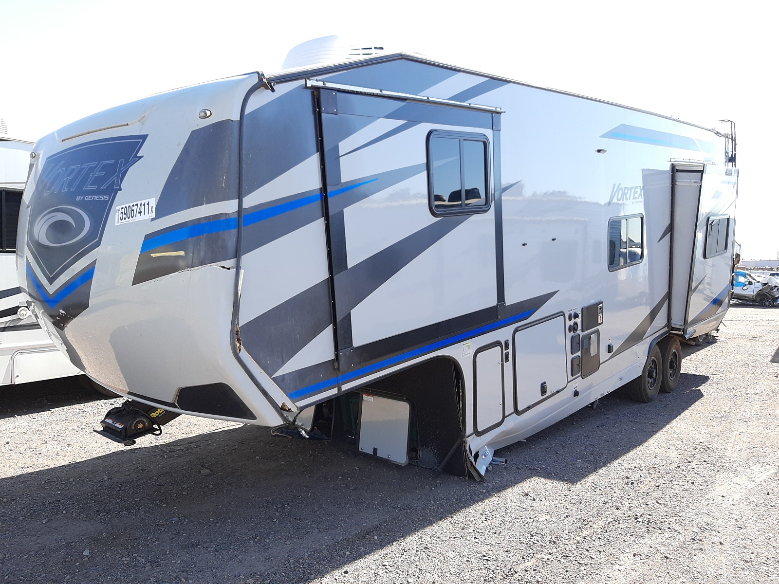 Image 2 of 2021 GENE TOY HAULER 2021 with VIN 7HN3FER25MP471465