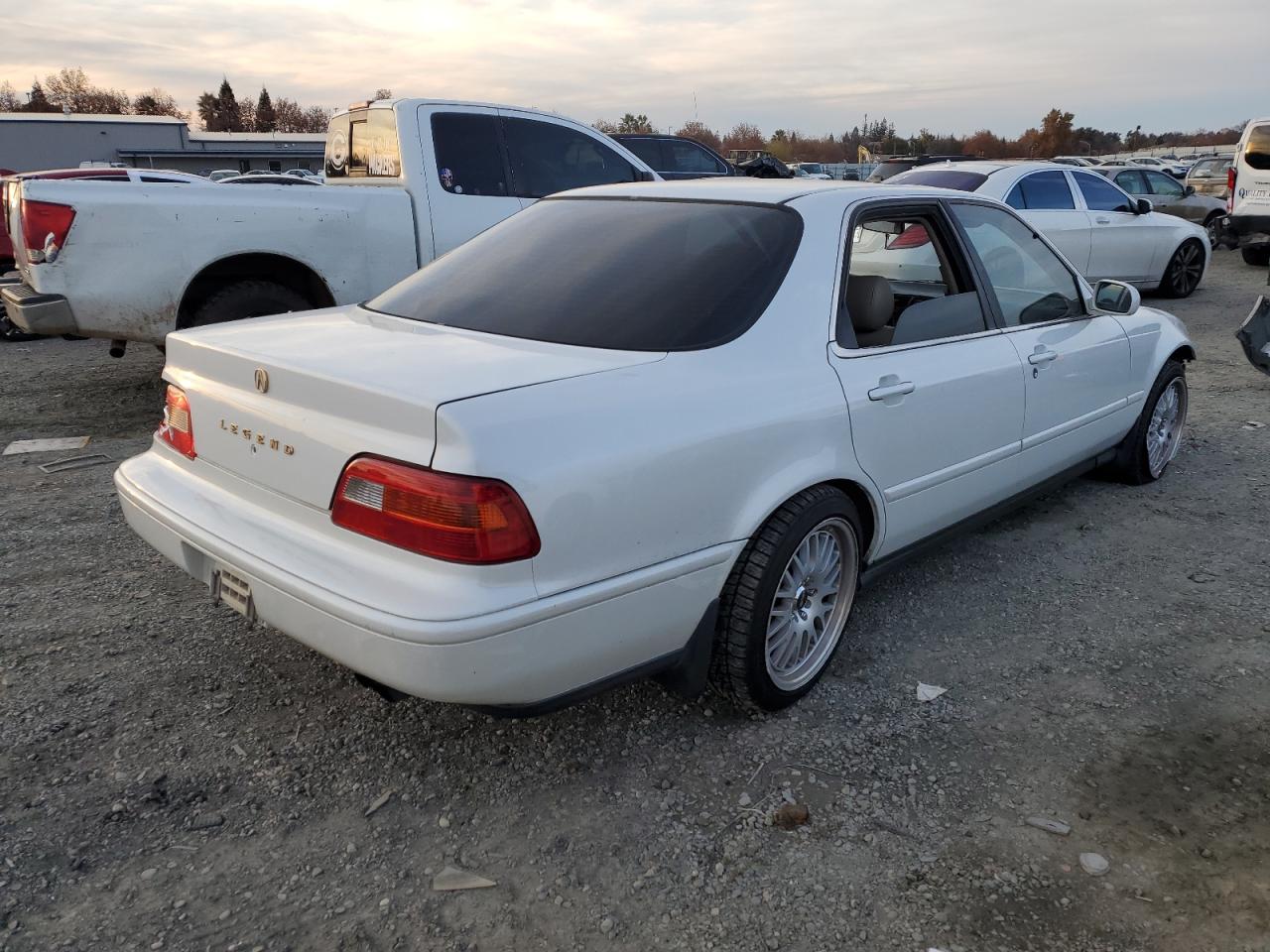 Image 3 of 1994 ACURA LEGEND GS 1994 with VIN JH4KA7681RC023826