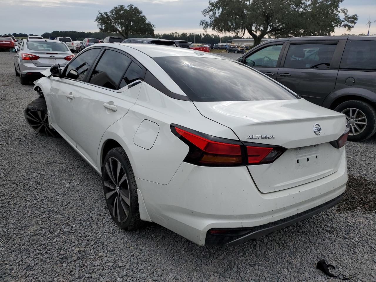 Image 2 of 2019 NISSAN ALTIMA SR 2019 with VIN 1N4BL4CV0KN320073