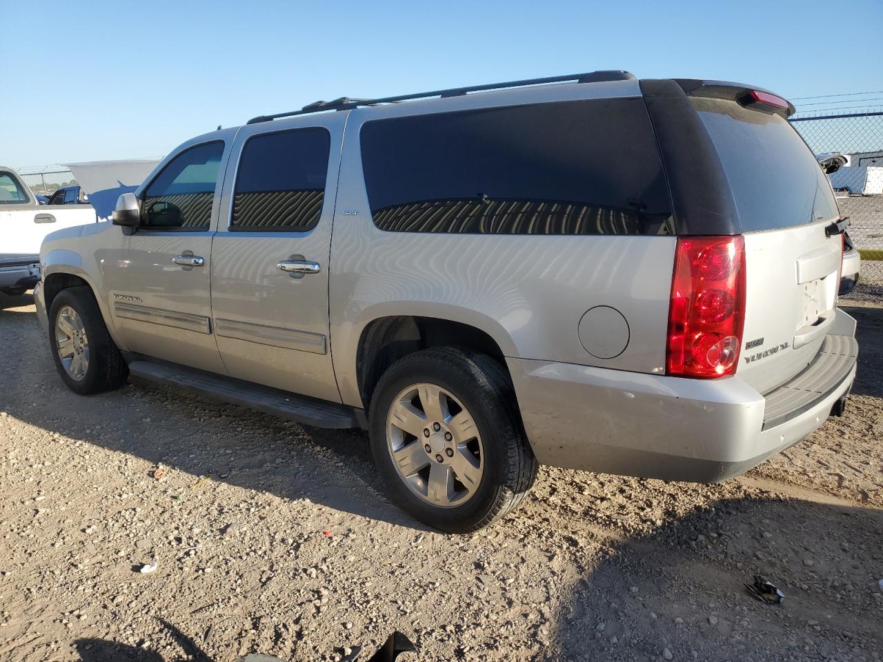 Изображение 2 2010 GMC YUKON XL C1500 SLT 2010 с VIN 1GKUCKE01AR143750