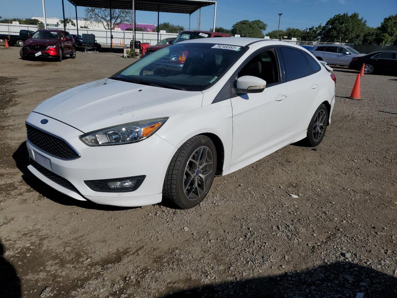 Obraz 1 z 2015 FORD FOCUS SE 2015 z VIN 1FADP3F25FL300377