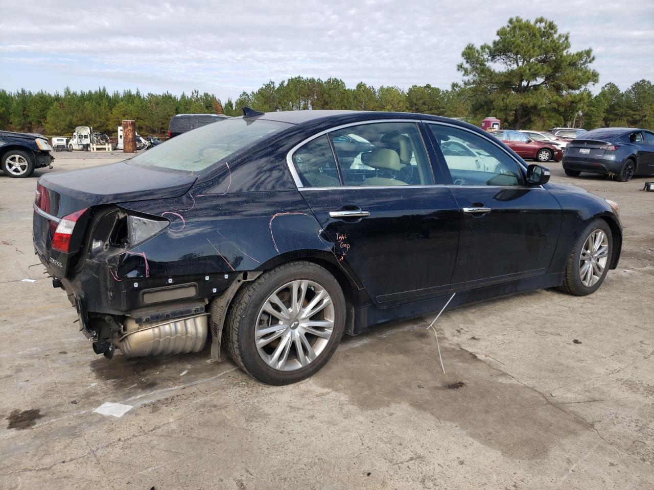 Image 3 of 2012 HYUNDAI GENESIS 3.8L 2012 with VIN KMHGC4DD5CU206658