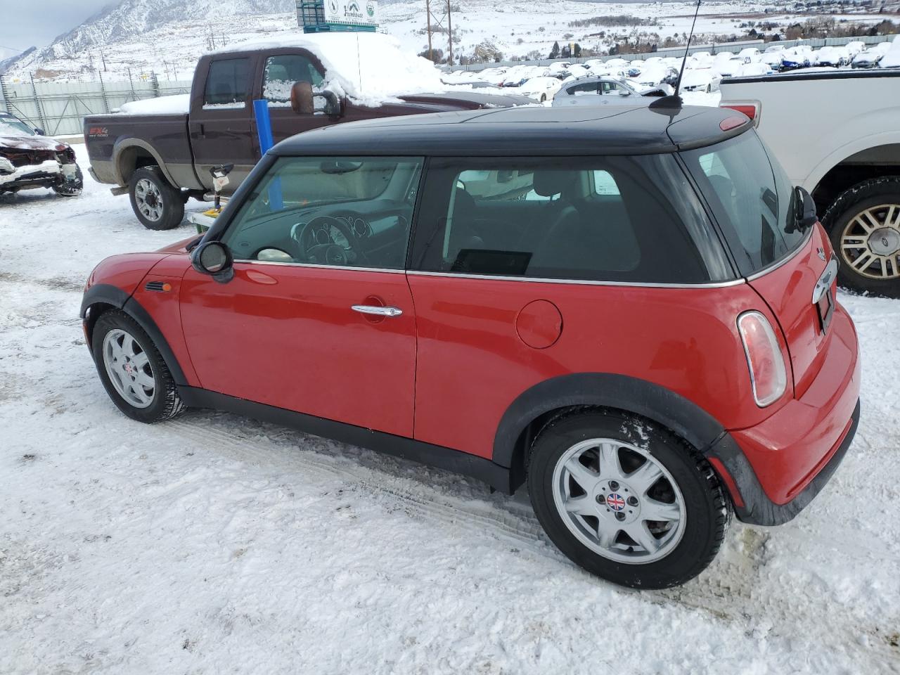 Image 2 of 2006 MINI COOPER  2006 with VIN WMWRC33546TK70070