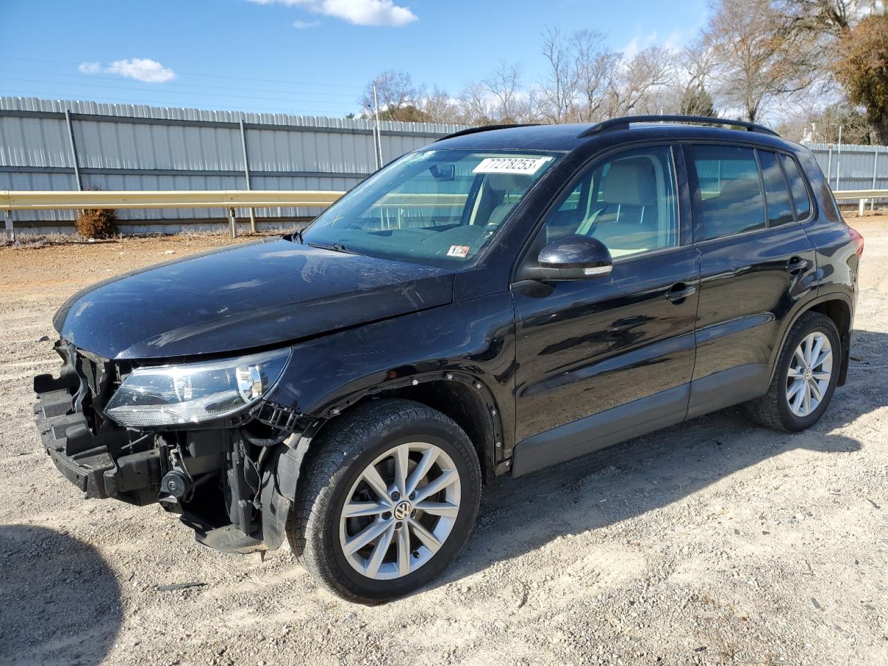 Obraz 1 z 2015 VOLKSWAGEN TIGUAN S 2015 z VIN WVGBV7AXXFW603165