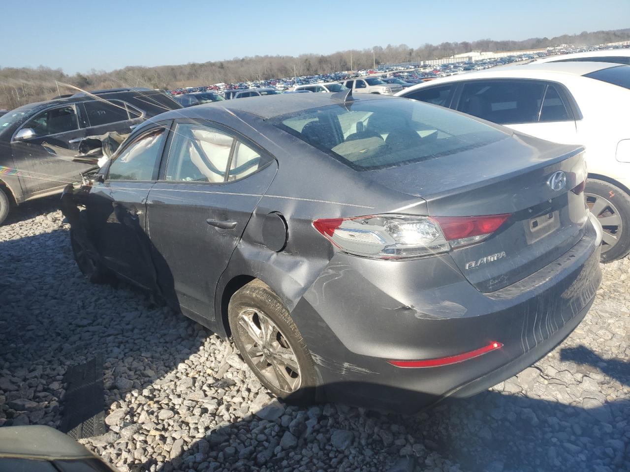Изображение 2 2018 HYUNDAI ELANTRA SEL 2018 с VIN 5NPD84LF1JH358696