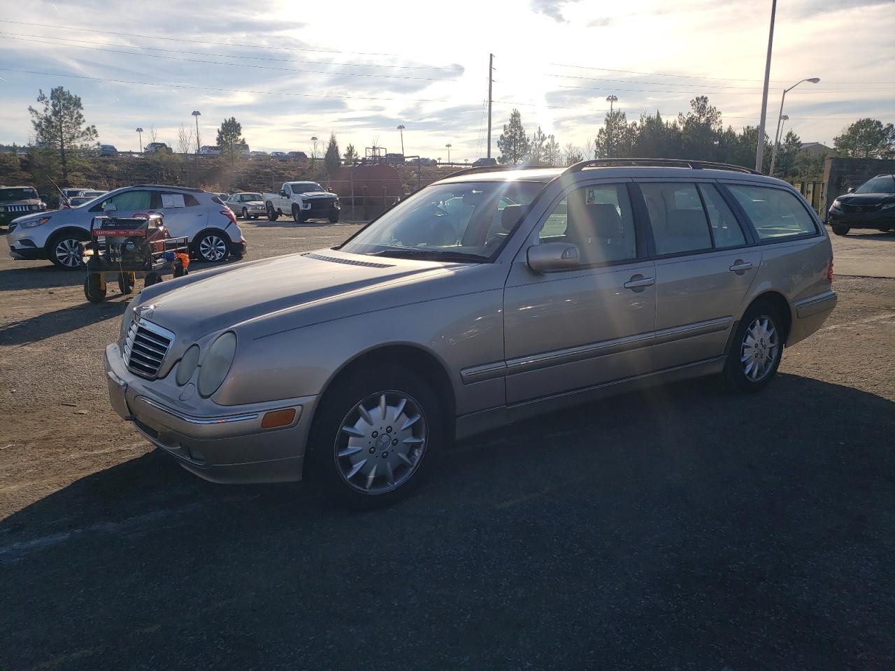 Image 1 of 2000 MERCEDES-BENZ E 320 4MATIC 2000 with VIN WDBJH82J1YX033026