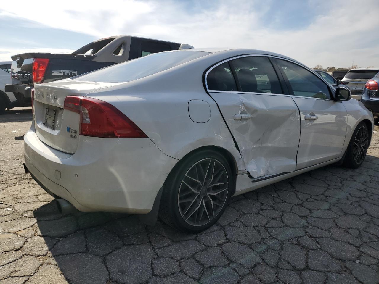 Obraz 3 z 2014 VOLVO S60 T6 2014 z VIN YV1902FH7E2274320