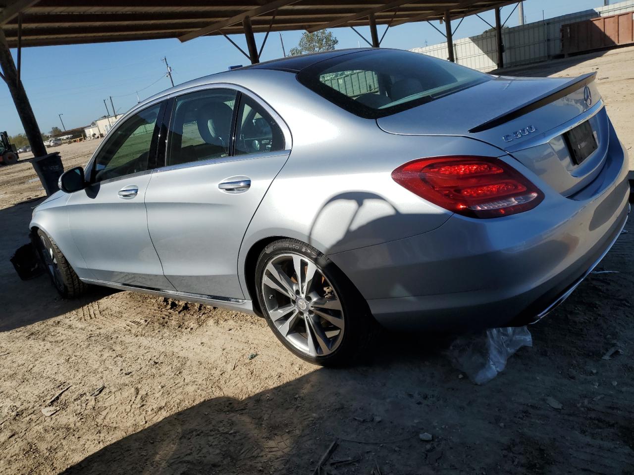 Изображение 2 2015 MERCEDES-BENZ C 300 2015 с VIN 55SWF4JB5FU073096