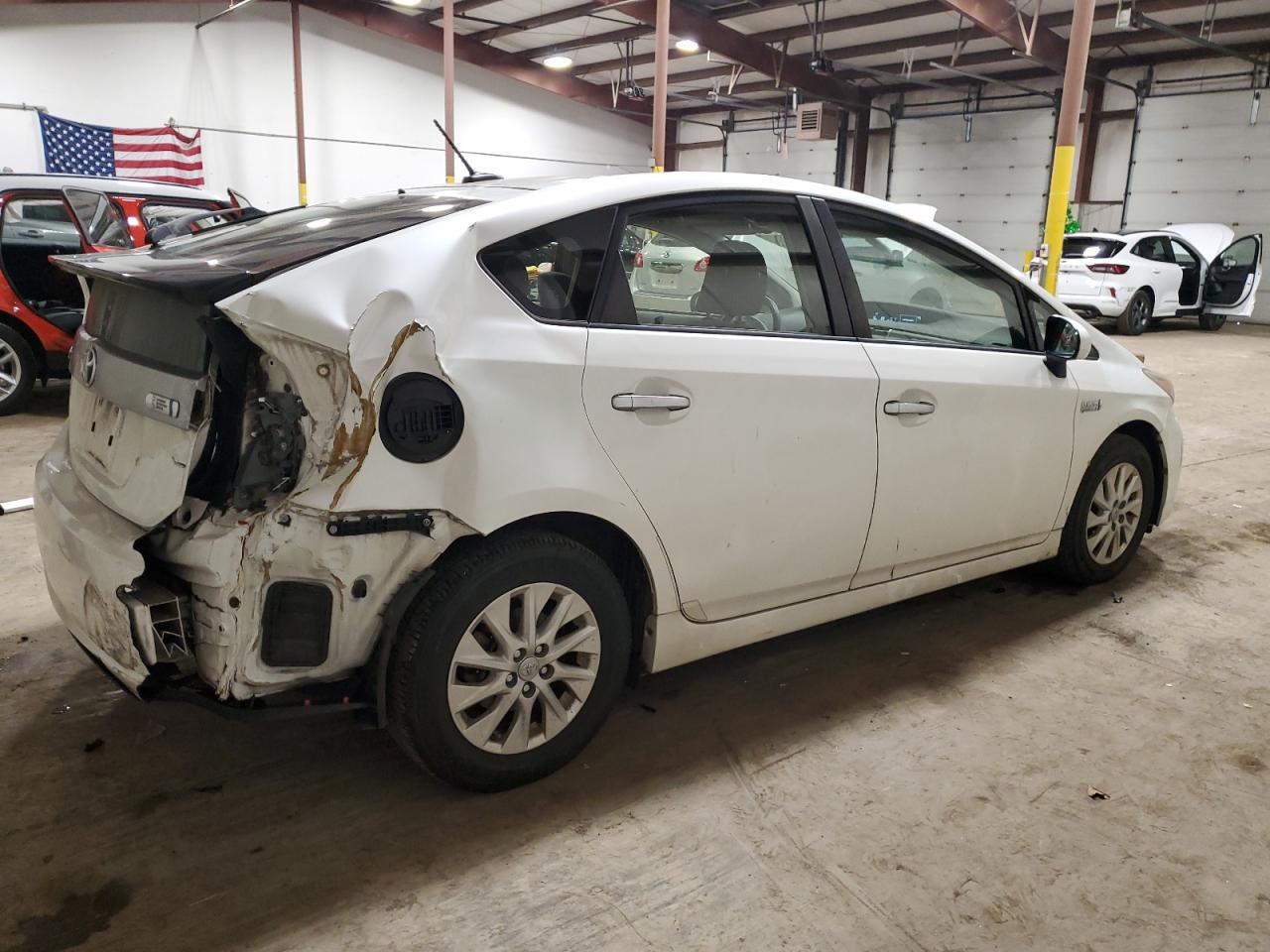 Изображение 3 2013 TOYOTA PRIUS PLUG-IN  2013 с VIN JTDKN3DP7D3040454