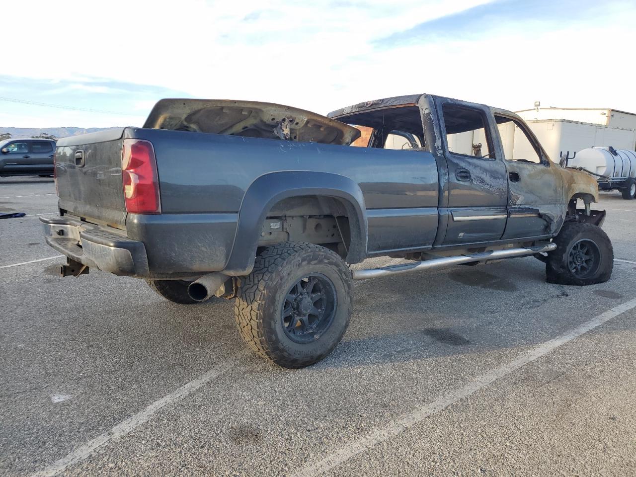 Image 3 of 2003 CHEVROLET SILVERADO K2500 HEAVY DUTY 2003 with VIN 1GCHK23113F138399