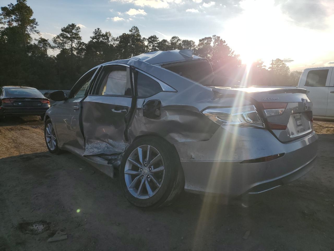 Изображение 2 2021 HONDA ACCORD LX 2021 с VIN 1HGCV1F15MA072804