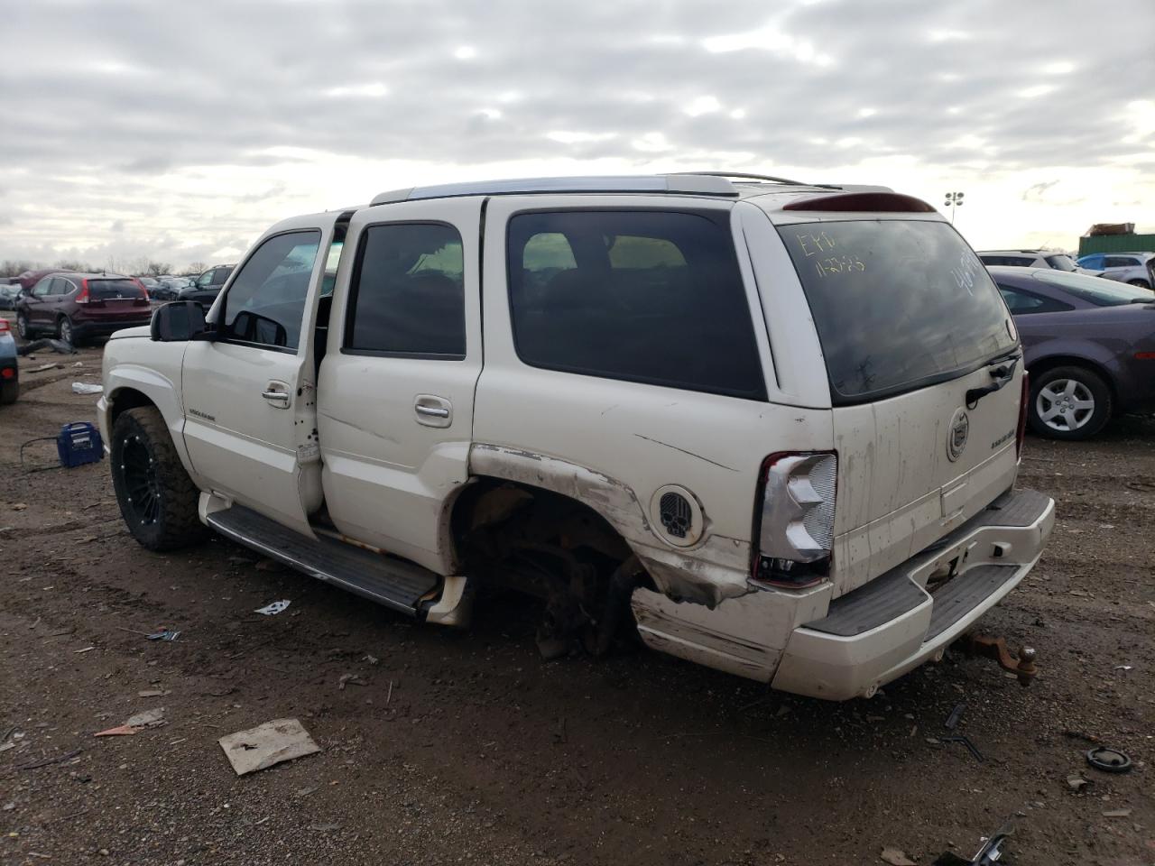 Image 2 of 2002 CADILLAC ESCALADE LUXURY 2002 with VIN 1GYEK63N62R218575