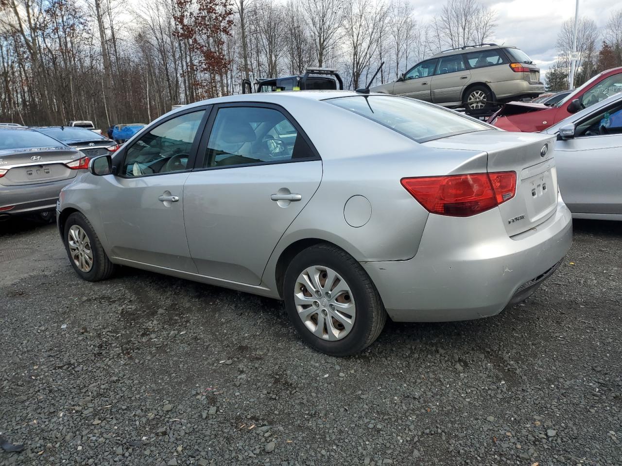 Image 2 of 2012 KIA FORTE EX 2012 with VIN KNAFU4A22C5511560