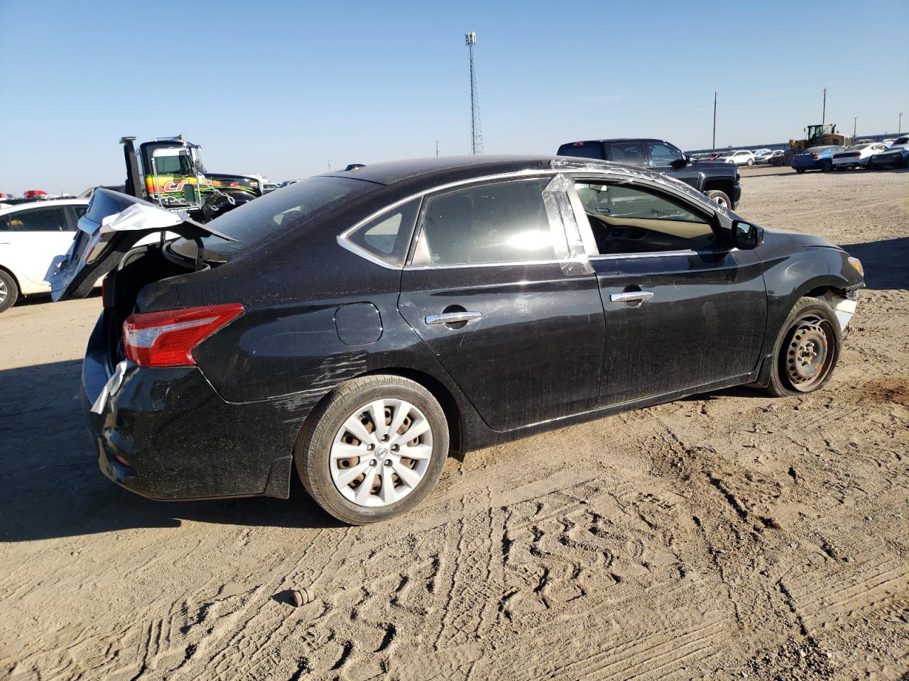 Obraz 3 z 2016 NISSAN SENTRA S 2016 z VIN 3N1AB7AP1GL647820