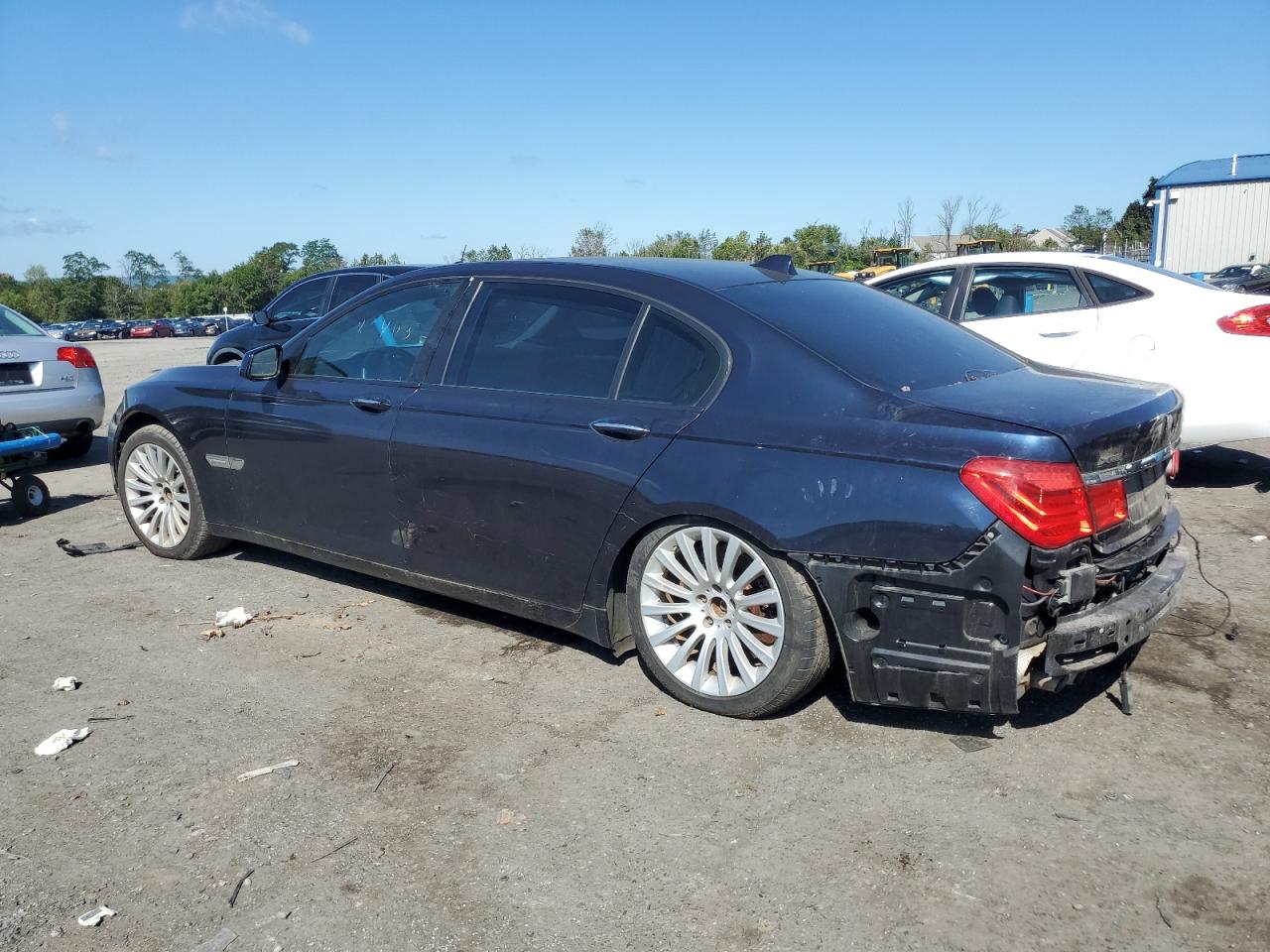 Image 2 of Bmw 750 Lxi 2012 with VIN WBAKC8C59CC435587