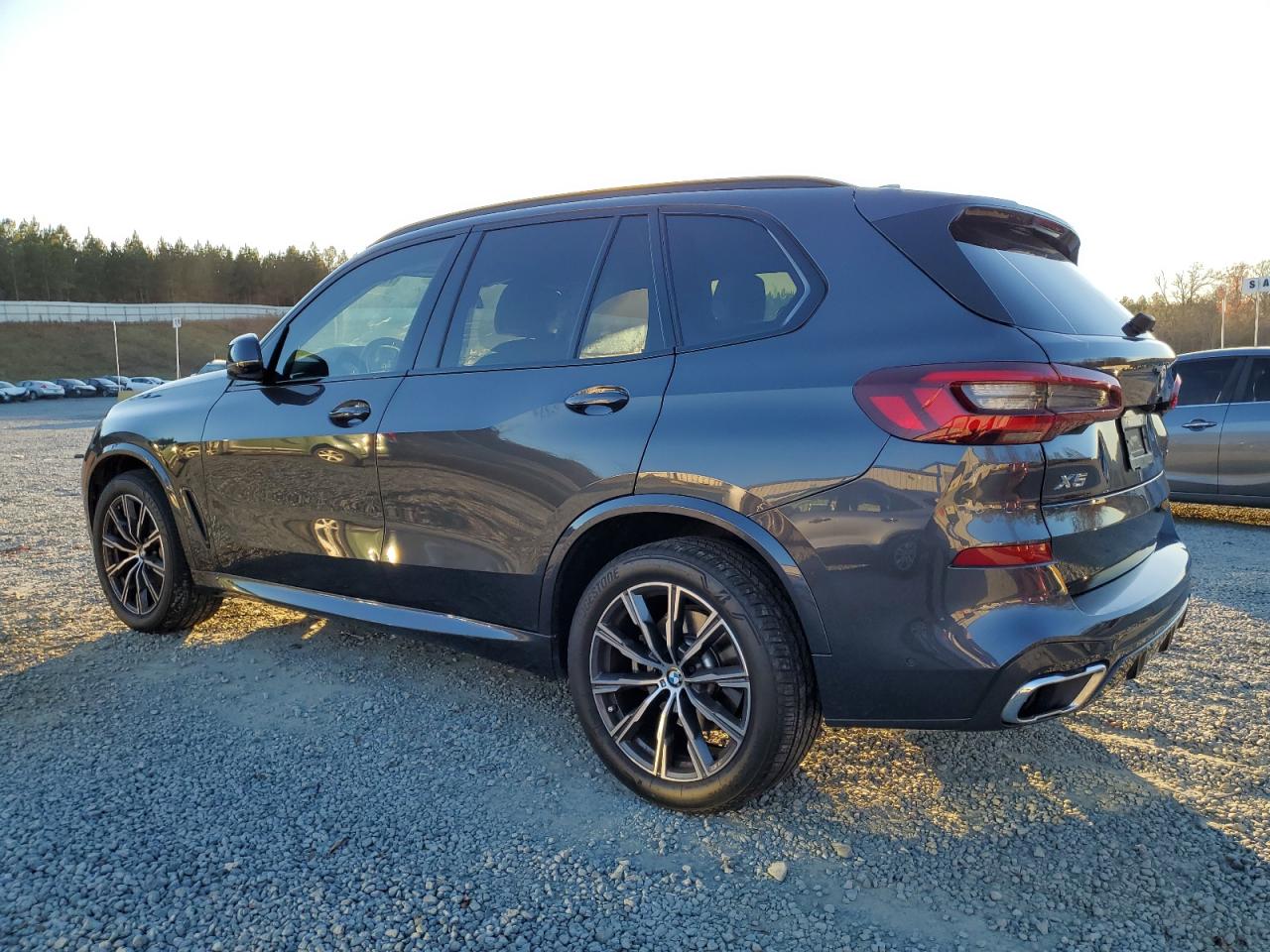 Obraz 2 z 2022 BMW X5 XDRIVE40I 2022 z VIN 5UXCR6C09N9N38733