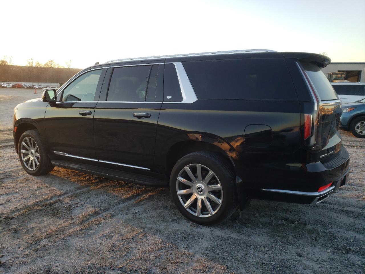 Obraz 2 z Cadillac Escalade Esv Luxury 2023 z VIN 1GYS4JKL6PR162466