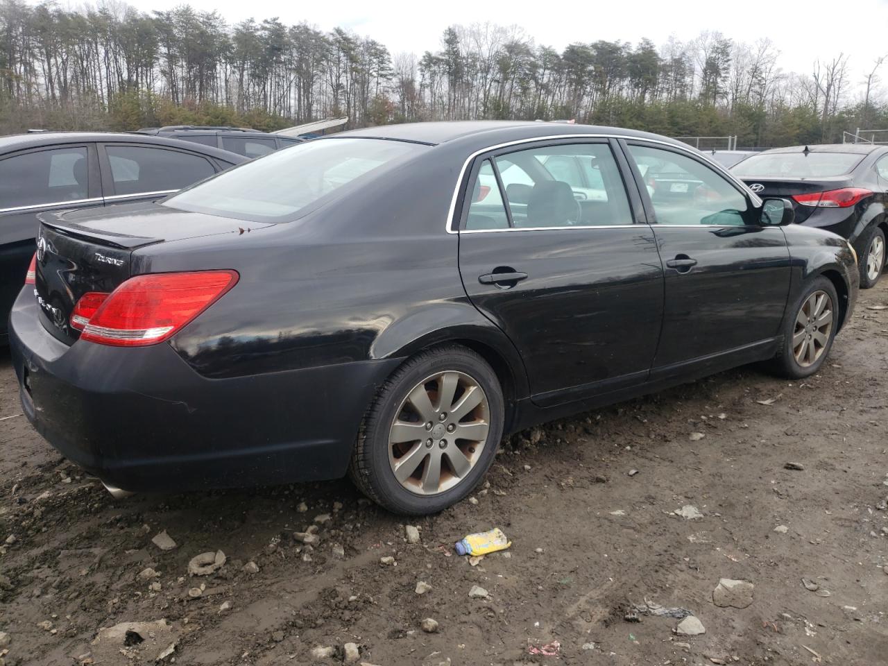 Image 3 of 2005 TOYOTA AVALON XL 2005 with VIN 4T1BK36B25U029086