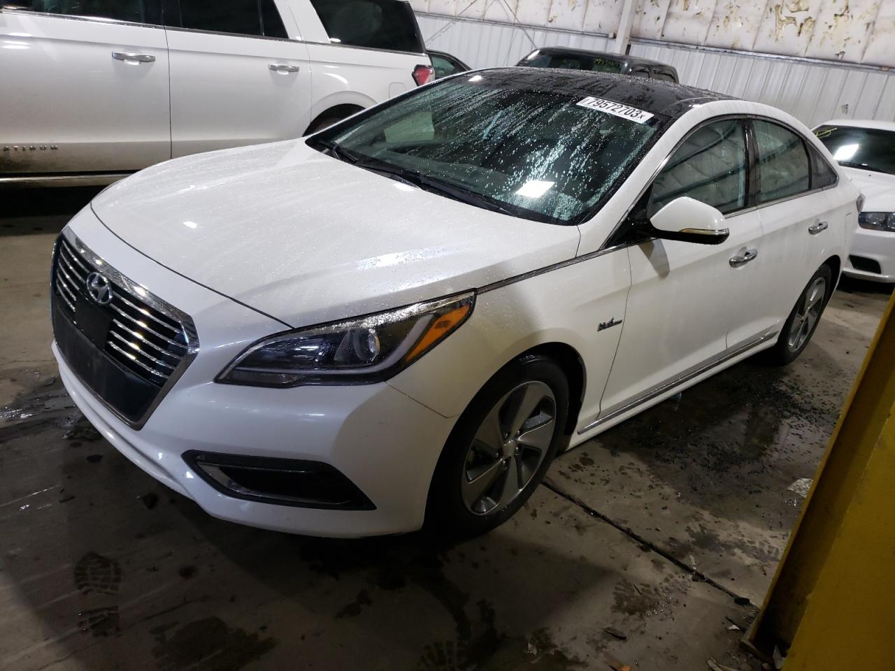 Image 1 of 2016 HYUNDAI SONATA HYBRID 2016 with VIN KMHE34L14GA014606