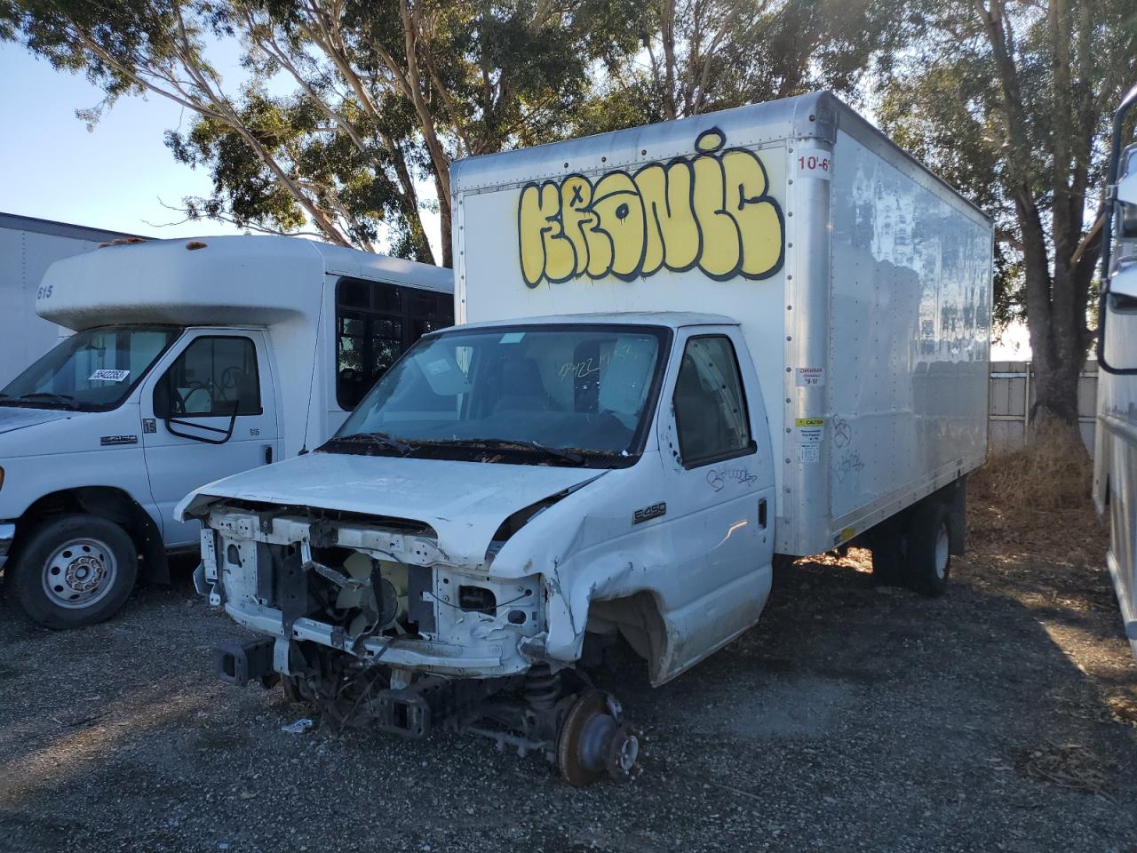 Image 1 of 2019 FORD ECONOLINE E450 SUPER DUTY CUTAWAY VAN 2019 with VIN 1FDXE4FS9KDC32894