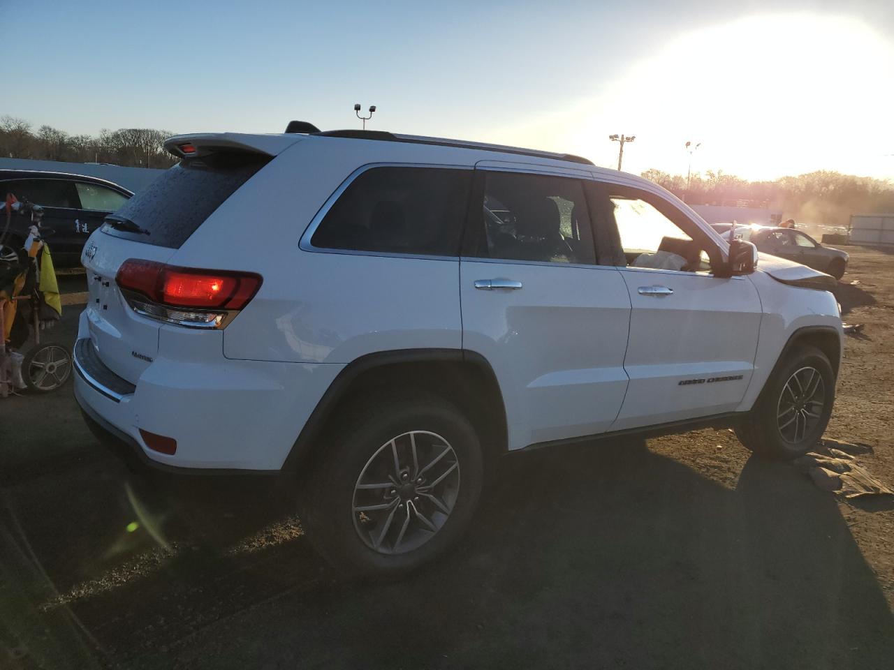 Image 3 of 2020 JEEP GRAND CHEROKEE LIMITED 2020 with VIN 1C4RJFBG8LC121444